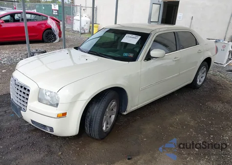 2006 Chrysler 300 Touring z USA, uszkodzony, nr VIN 2C3KA53G46H488082